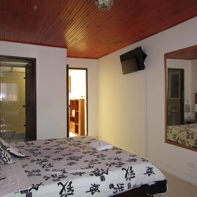 Casa De Huespedes Shalom Victoria Guest House Bogota Exterior photo