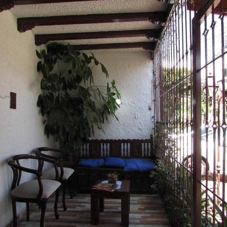 Casa De Huespedes Shalom Victoria Guest House Bogota Exterior photo