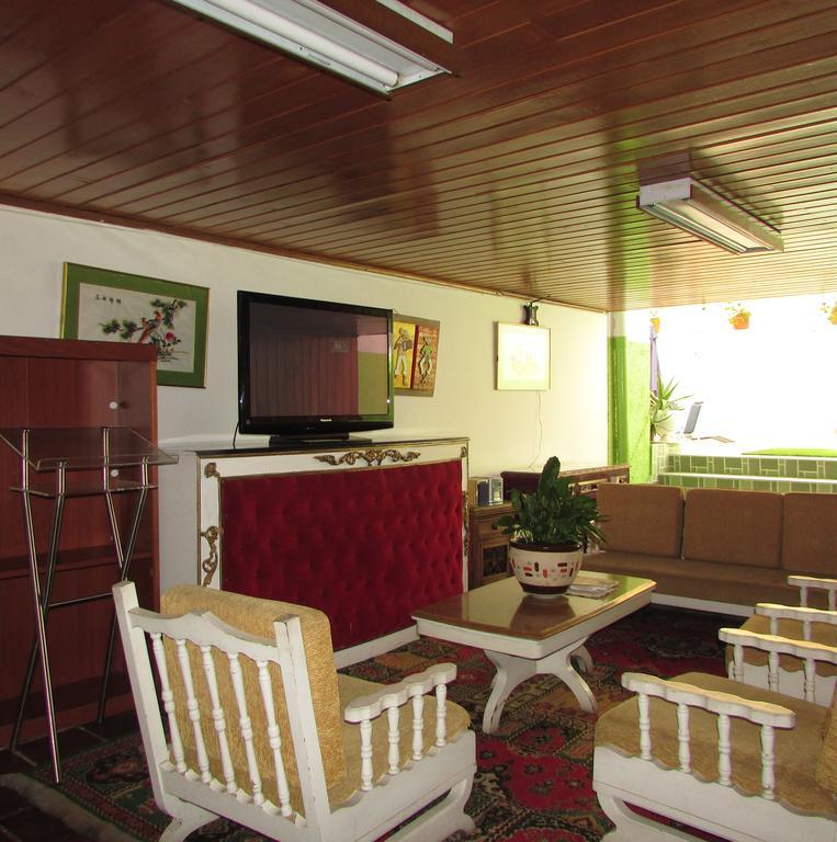 Casa De Huespedes Shalom Victoria Guest House Bogota Exterior photo